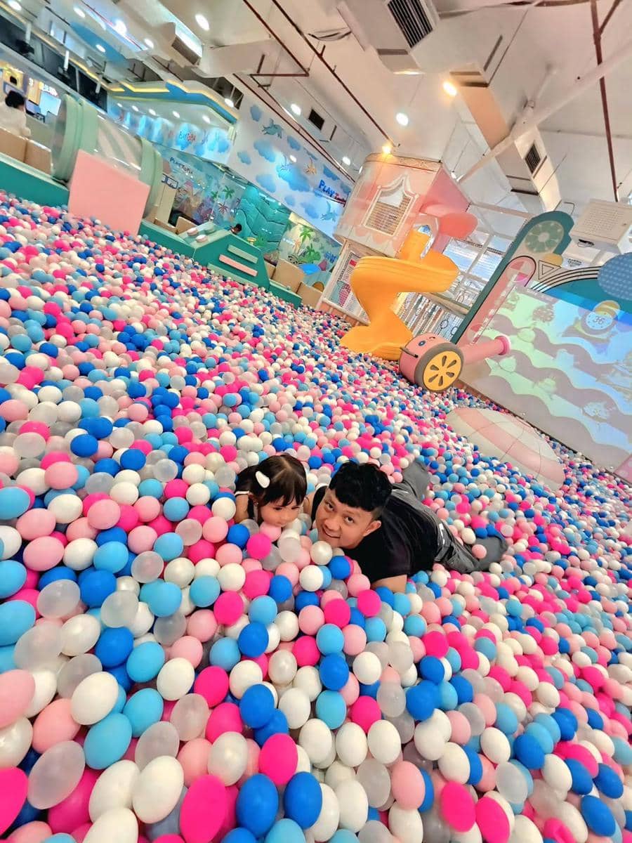 momen Denny Caknan dan Dek Cunda mandi bola