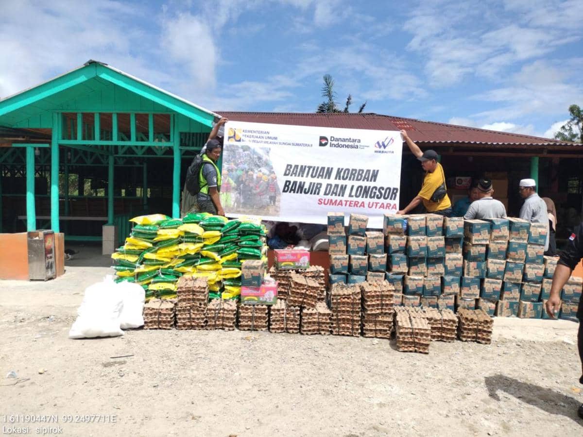 Bantuan untuk korban banjir dan longsor dari Waskita