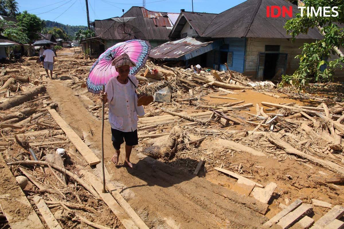 antarafoto-dampak-banjir-bandang-di-tukka-tapanuli-tengah-1764786673.jpg