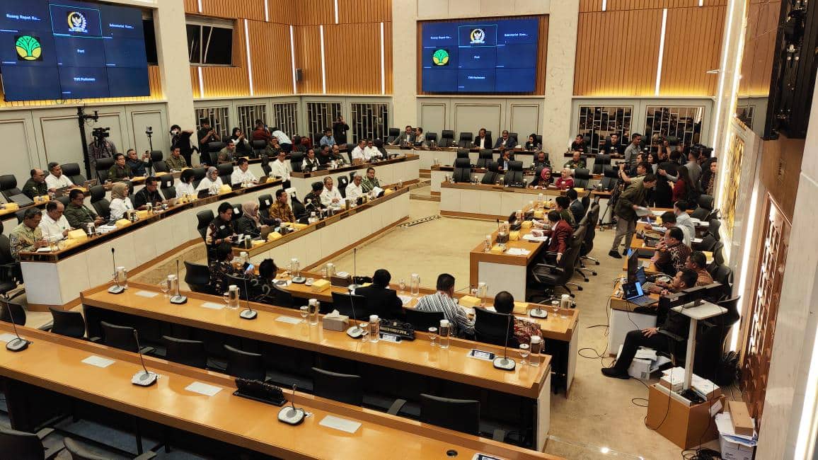 Hadiri Rapat DPR, Menhut Beberkan Faktor Penyebab Bencana Sumatra