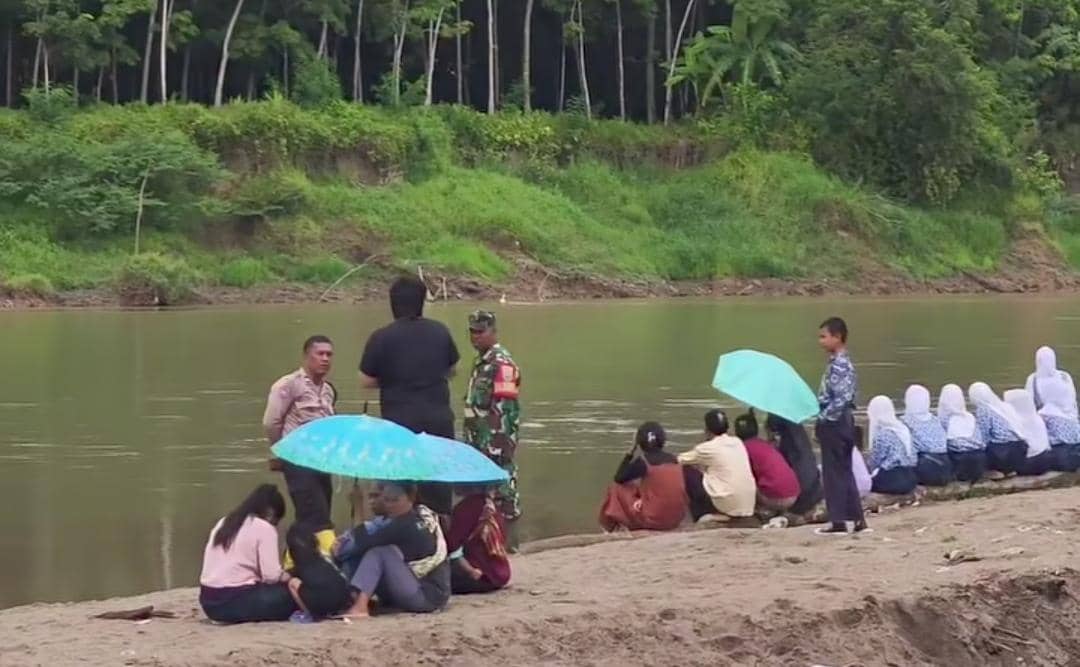 Proses upaya pencarian bocah 5 tahun di Prabumulih. (Instagram Prabumulih_viral)