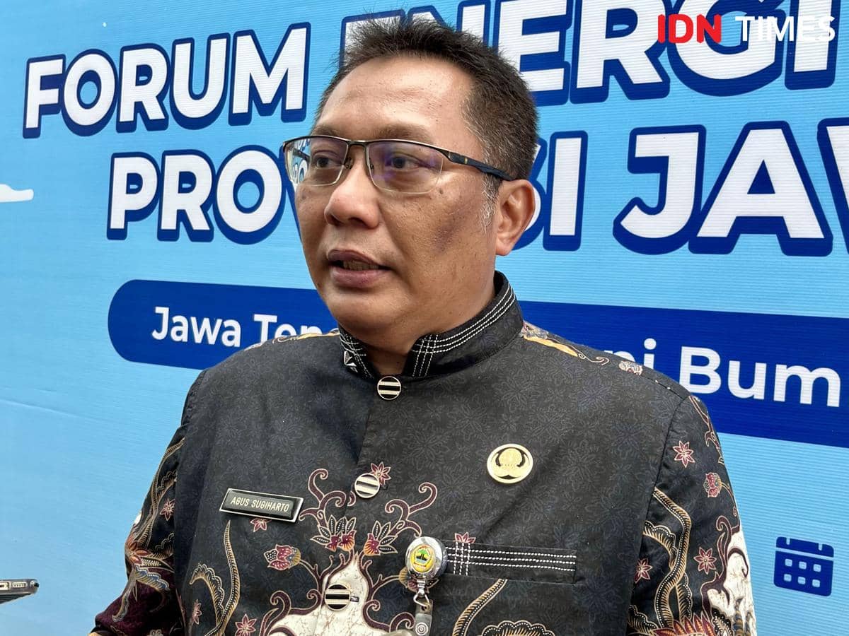 Kepala Dinas Energi dan Sumber Daya Mineral (ESDM) Jateng, Agus Sugiharto saat peluncuran Forum Energi Daerah (FED) di Kudus, Kamis (4/12/2025). (IDN Times/Dhana Kencana)