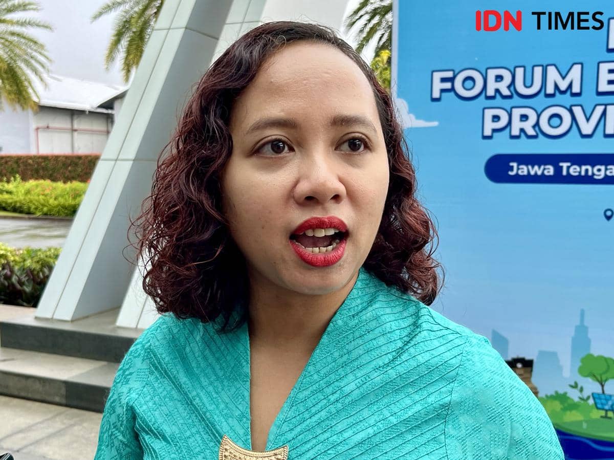 Program Manager Sustainable Energy Access (SEA) Institut Essential Services Reform (IESR), Marlistya Citraningrum saat peluncuran Forum Energi Daerah (FED) di Kudus, Kamis (4/12/2025). (IDN Times/Dhana Kencana)