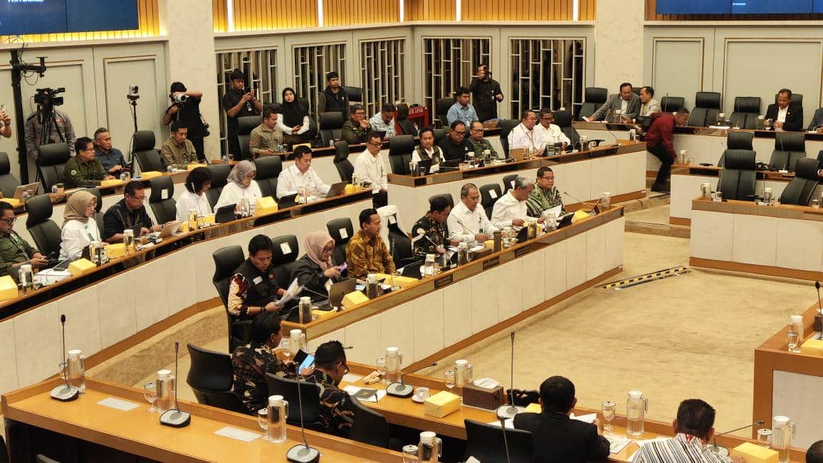 Komisi IV DPR RI dan Menhut Raja Juli Antoni gelar rapat isu bencana  Sumatra dan Aceh