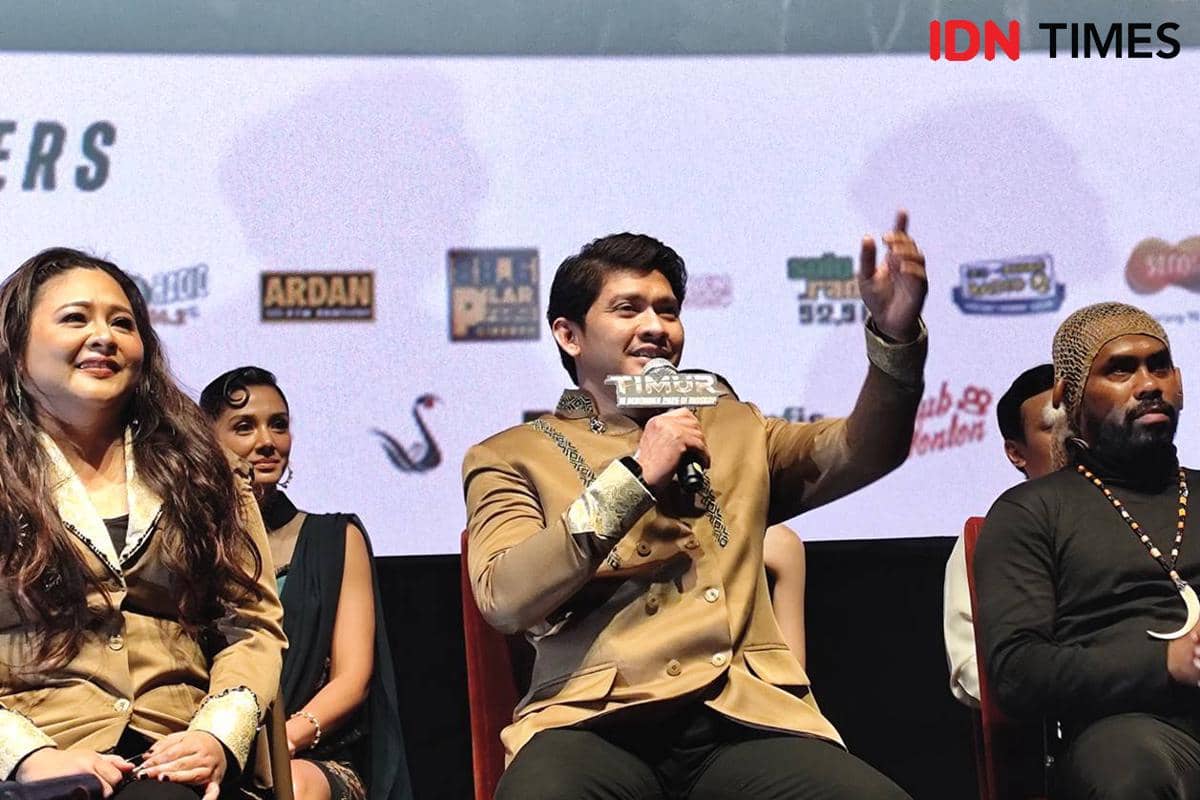 Iko Uwais saat konferensi pers film "Timur" di XXI Epicentrum, Jakarta, Kamis (4/12/2025) 