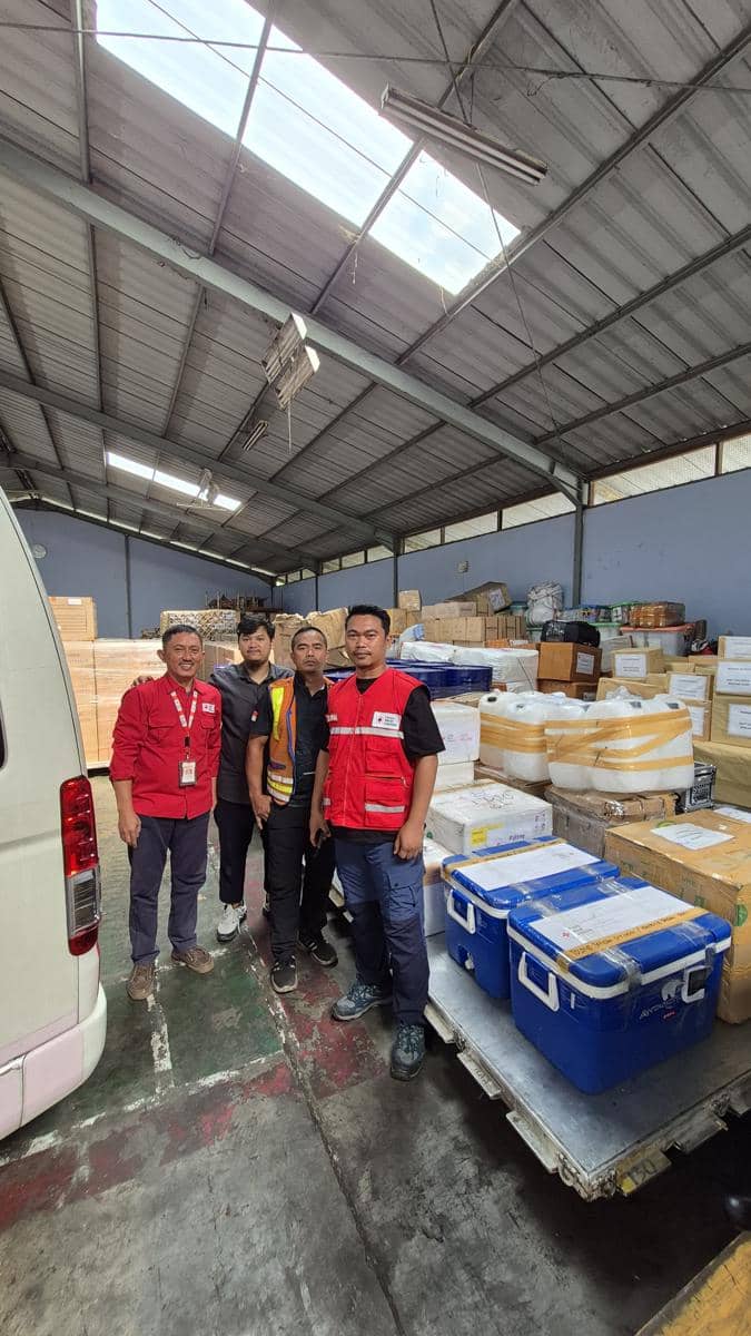 Pengiriman 485 kantong darah ke wilayah terdampak bencana di Aceh. (Dok. PMI)