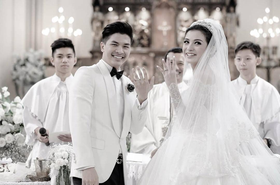 Chelsea Olivia dan Glenn Alinskie menikah di Katedral