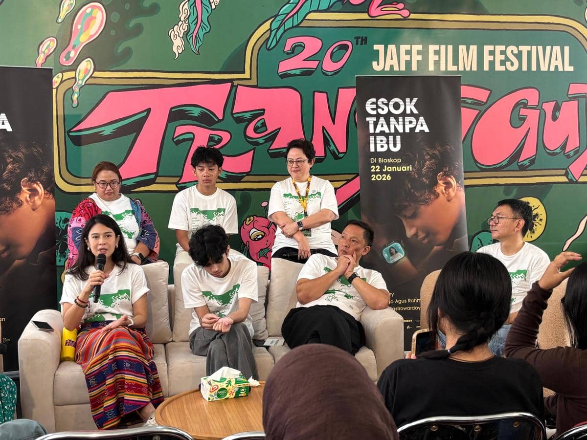 Jumpa pers Esok Tanpa Ibu dalam agenda JAFF, di XXI Empire Yogyakarta, Kamis (4/12/2025). (IDN Times/Herlambang Jati Kusumo)