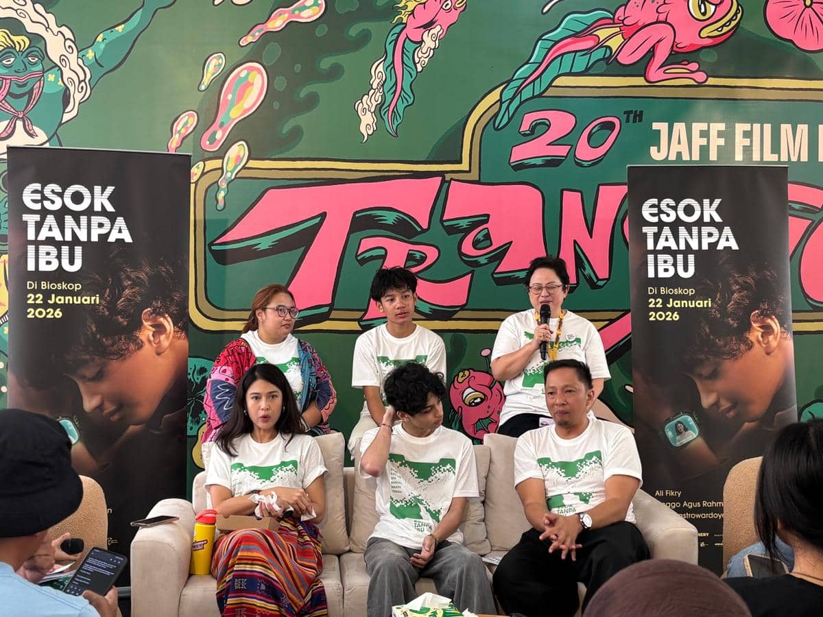 Jumpa pers Esok Tanpa Ibu dalam agenda JAFF, di XXI Empire Yogyakarta, Kamis (4/12/2025). (IDN Times/Herlambang Jati Kusumo)