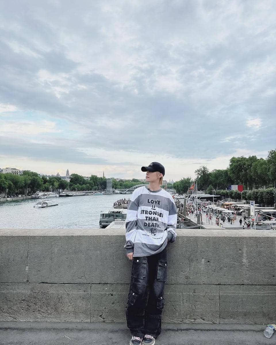 Outfit liburan ala YangYang WayV