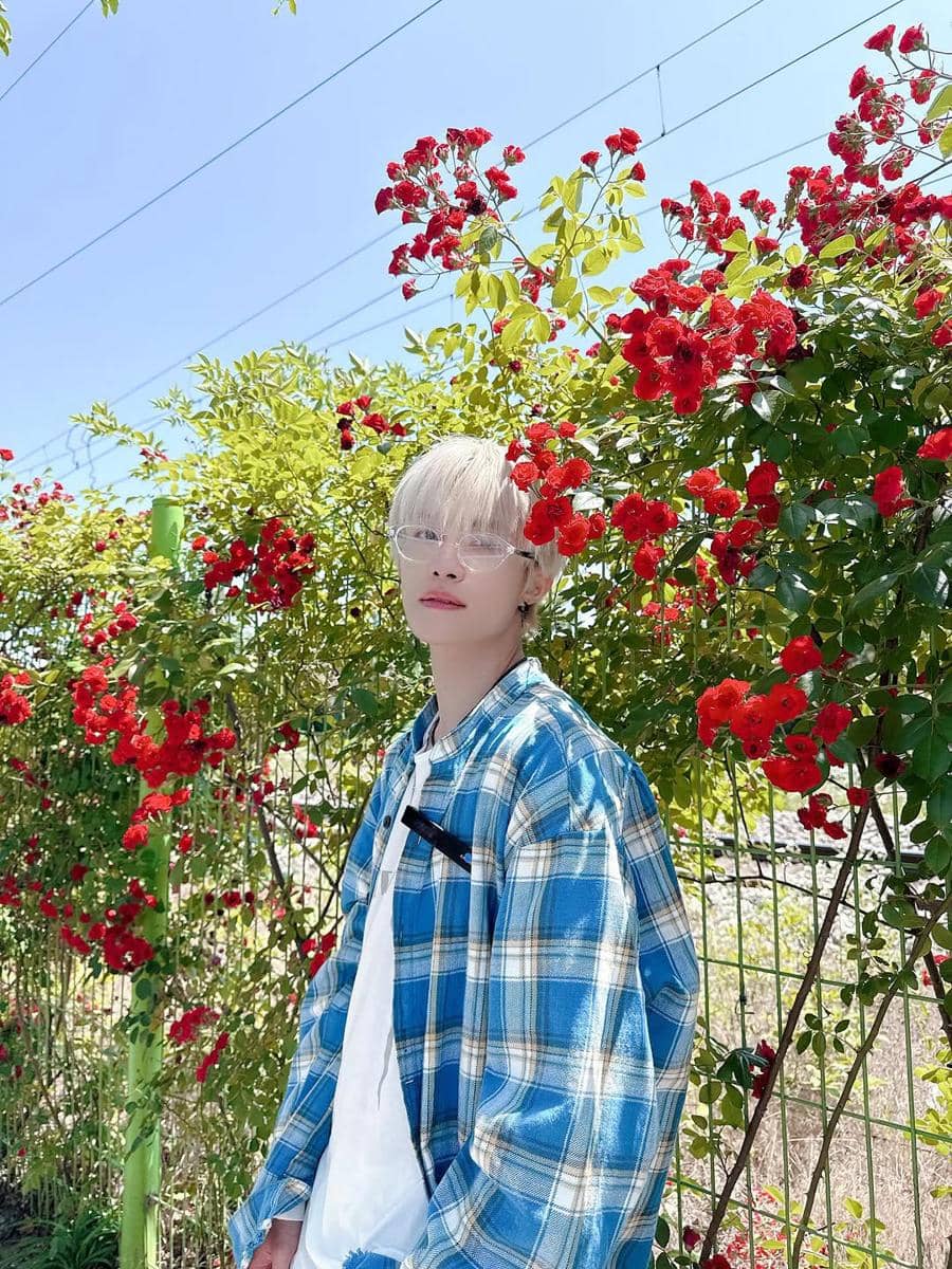 Outfit liburan ala YangYang WayV