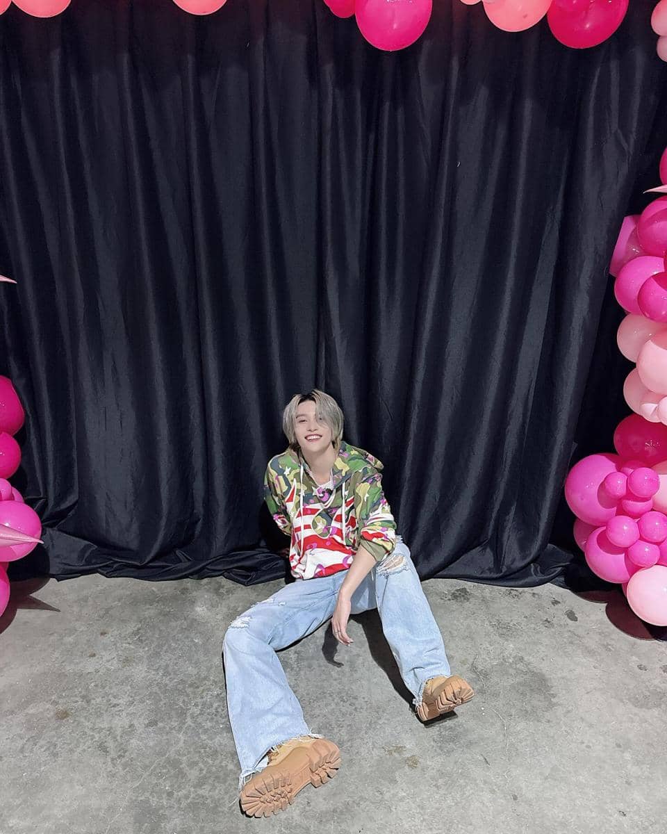 Outfit liburan ala YangYang WayV