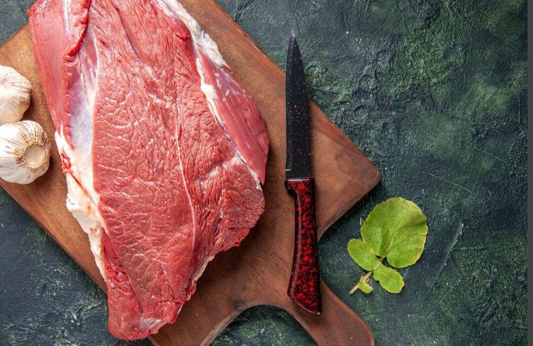 daging sapi (freepik.com/mdjaff)