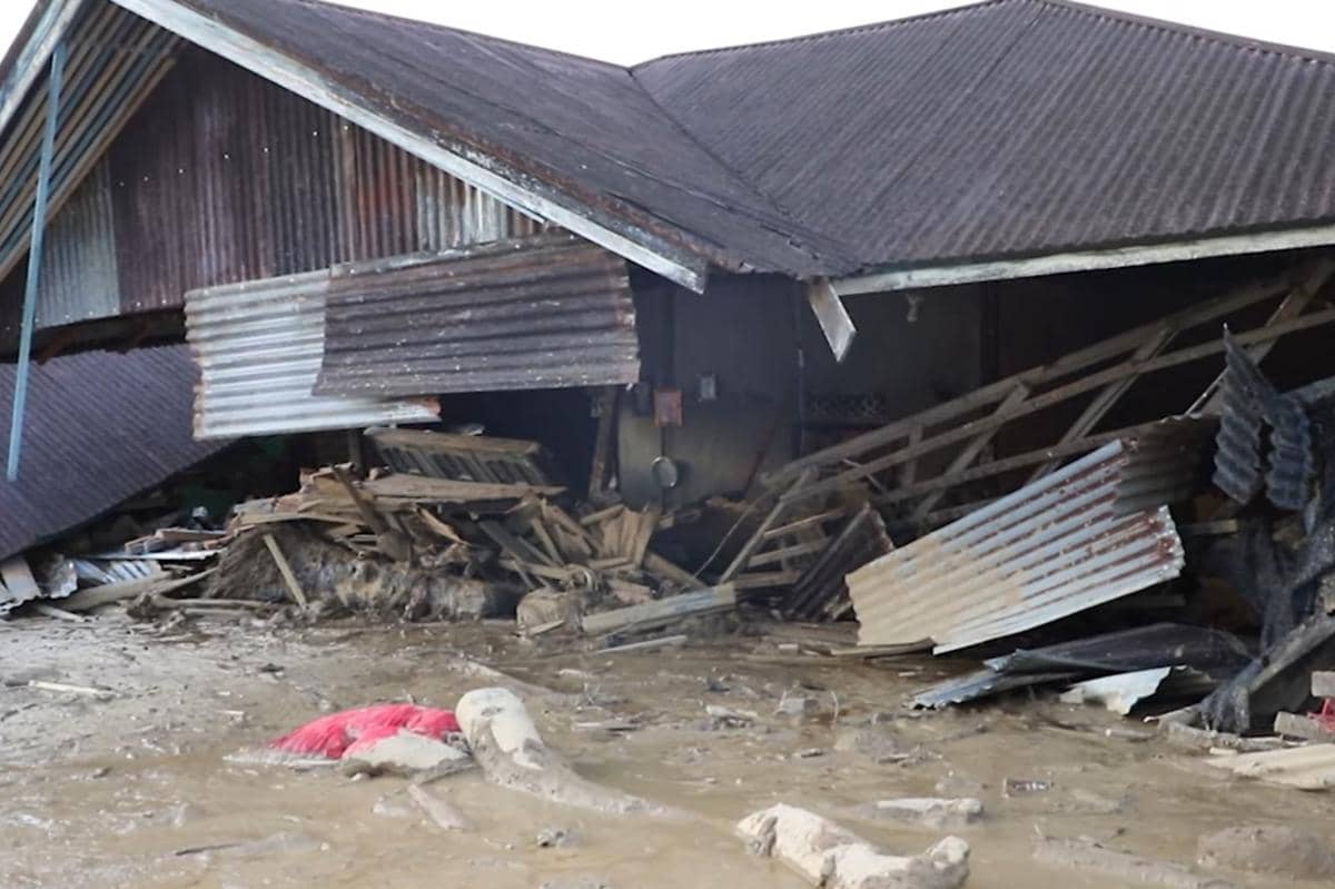 Dampak kerusakan bencana banjir bandang Sumatra Barat