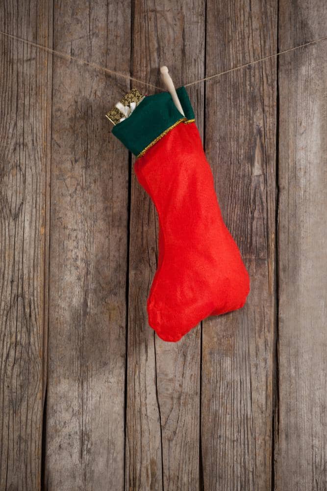ilustrasi kaos kaki Natal 