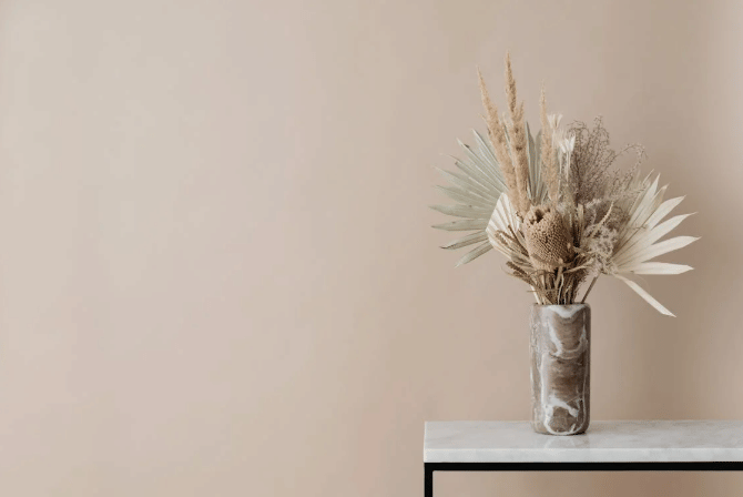 ilustrasi vas bunga kering