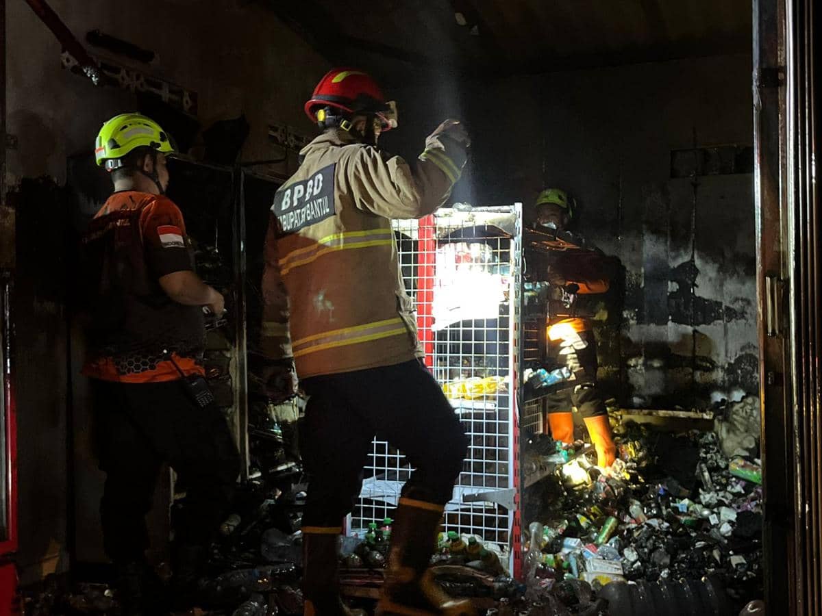 Warung kelontong 'Madura' di Banguntapan Bantul terbakar. (Dok. Polres Bantul)