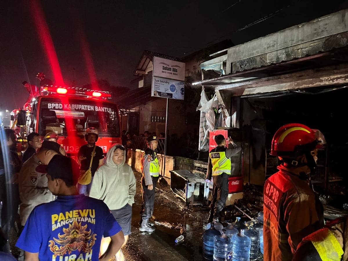 Warung kelontong 'Madura' di Banguntapan Bantul terbakar. (Dok. Polres Bantul)