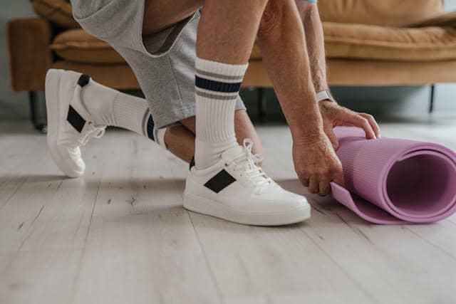 ilustrasi kaus kaki berkualitas untuk pria 