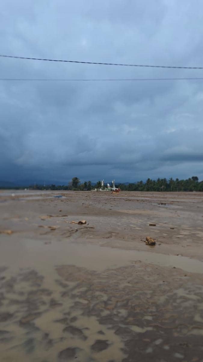 Teuku Wisnu salurkan bantuan bencana ke tiga desa di Aceh.