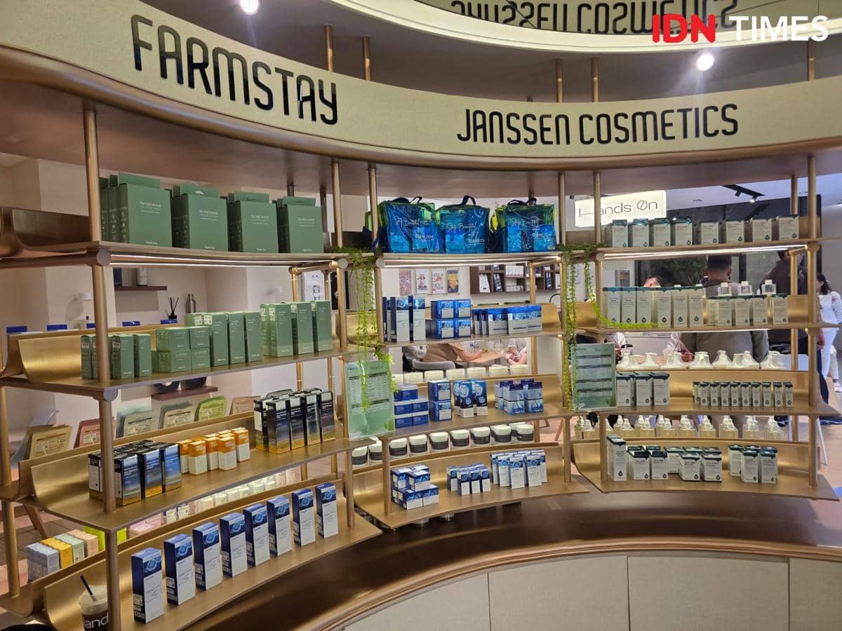 Grand Re-Opening Beauty World Store Samanhudi. 4 Desember 2025