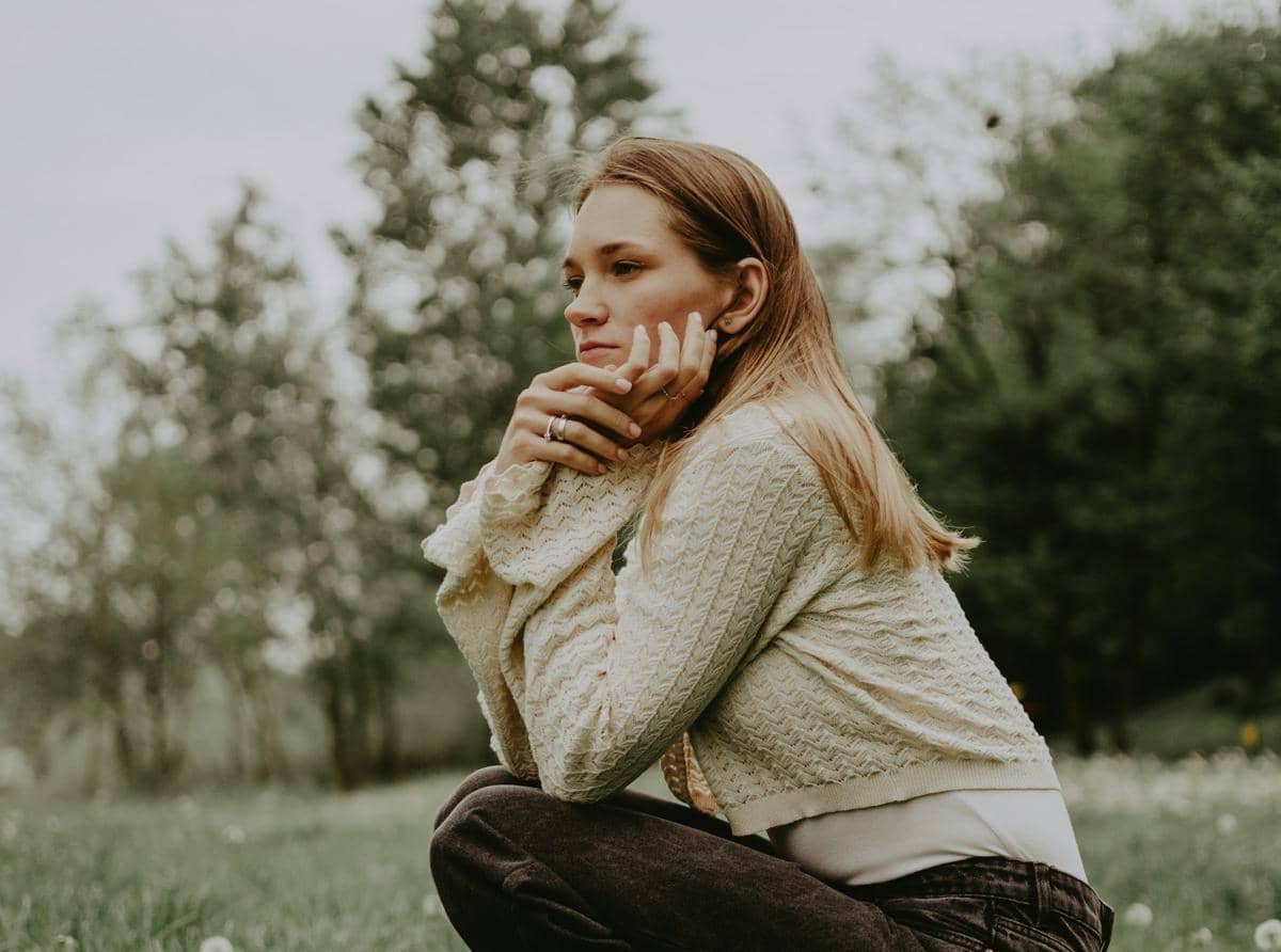 Ilustrasi merenung (unsplash.com/Photo by Vitaliy Rigalovsky)