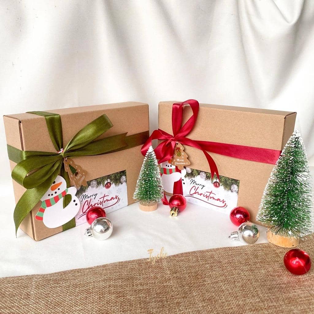 Ilustrasi hampers Natal (Shoope/Tyyychee)