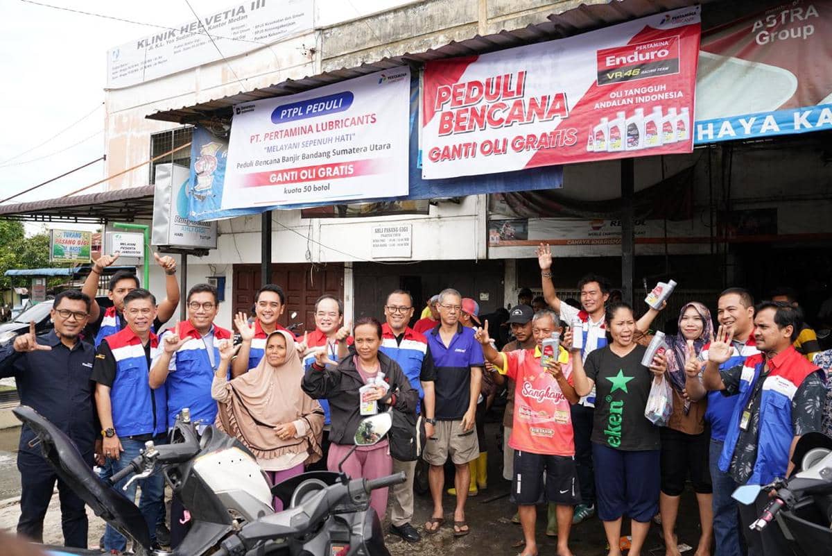 Kebersamaan Tim Pertamina Lubricants dengan Masyarakat Setempat saat program PTPL Peduli berlangsung.jpeg