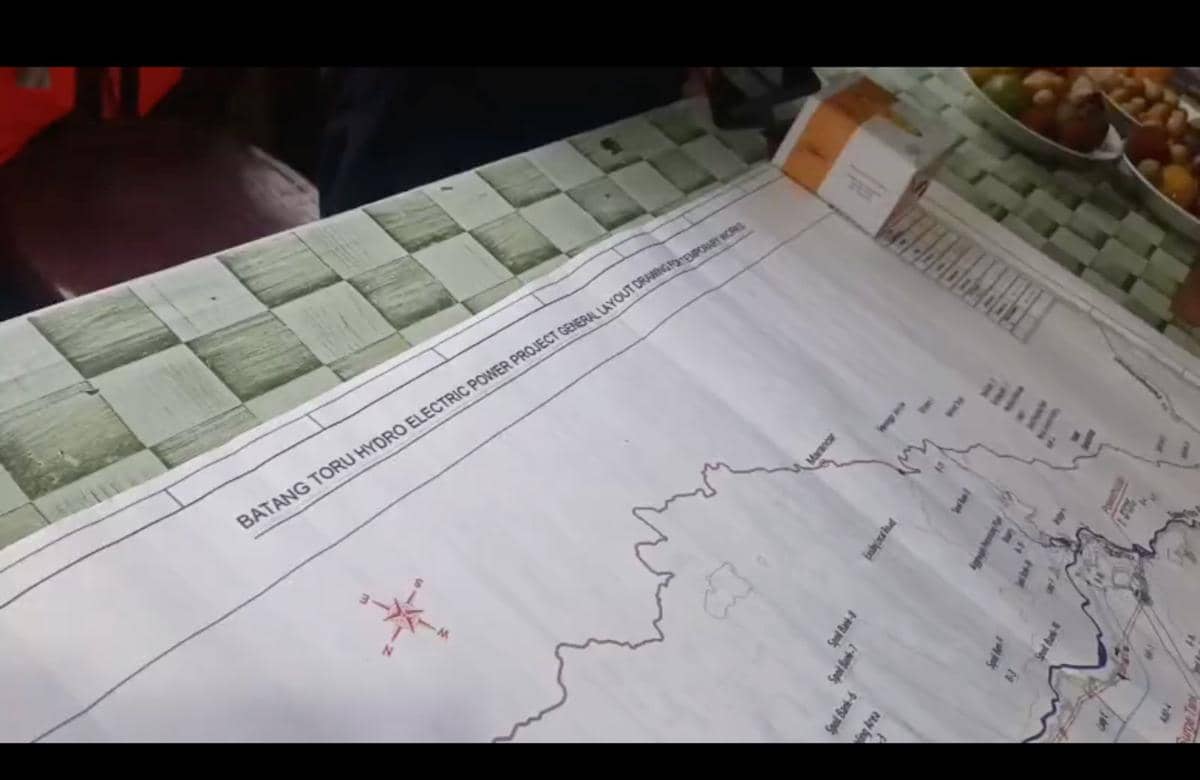 Menteri Lingkungan Hidup Hanif Faisol Nurofiq, meninjau langsung wilayah terdampak banjir dan longsor di Sumatera Utara 