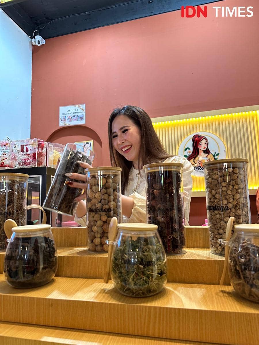 Rempah jamu diambil dari petani lokal. 