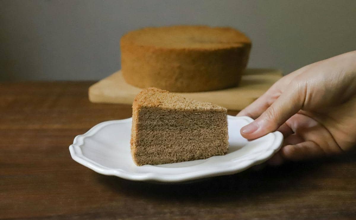 Resep Coconut Chiffon Cake yang Dijamin Lembut dan Empuk