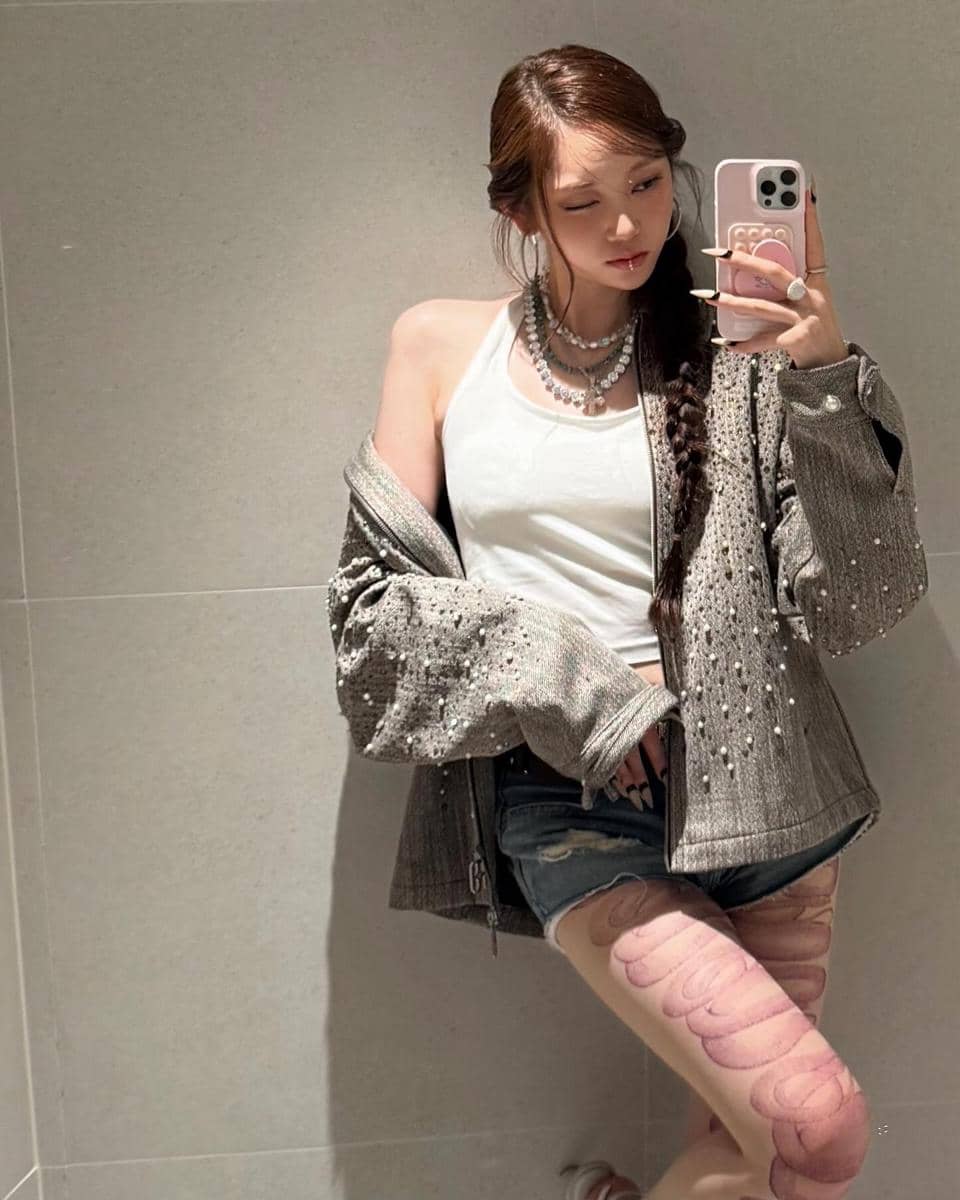 Outfit movie date ala Youngseo ALLDAY PROJECT