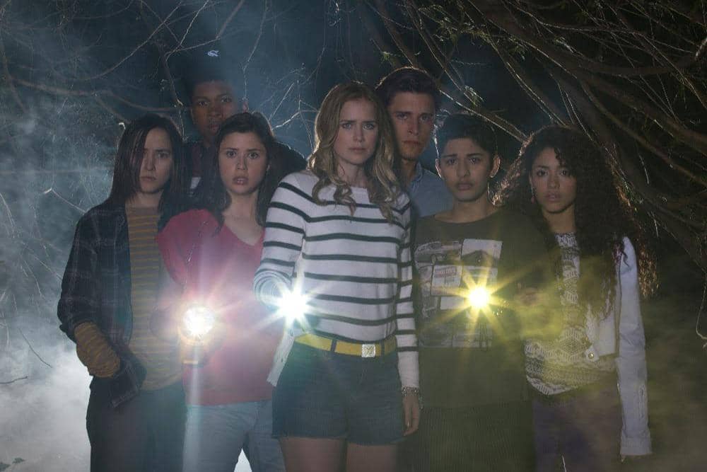 adegan dalam serial Dead of Summer