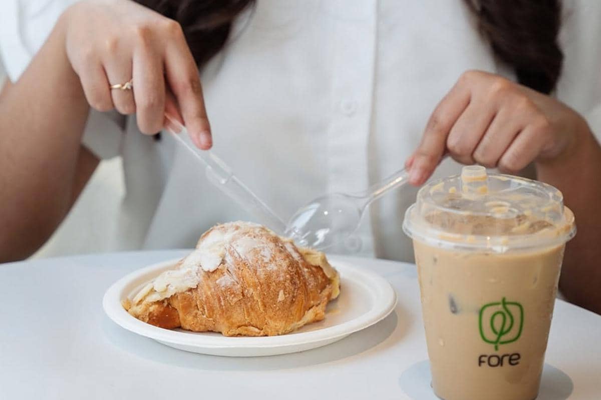 croissant dan varian kopi Fore