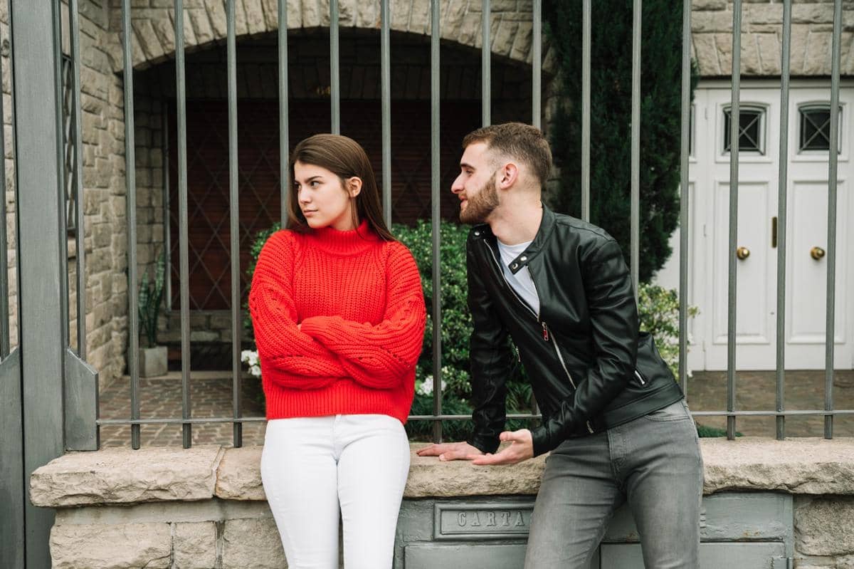 ilustrasi pasangan bertengkar