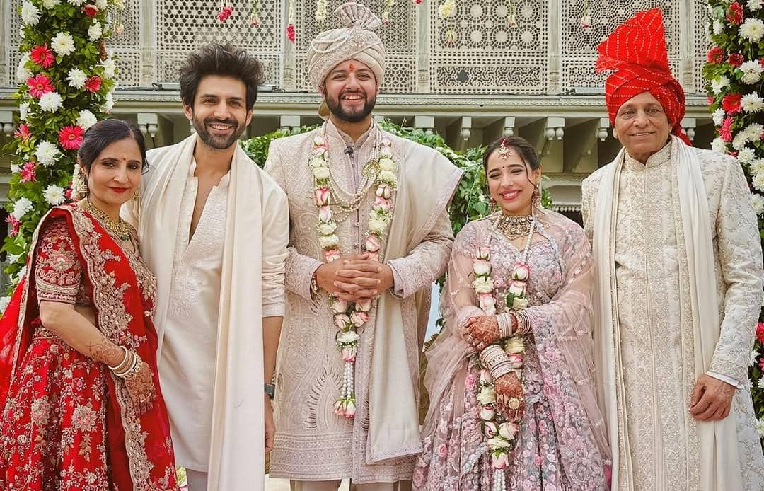 pernikahan adik Kartik Aaryan