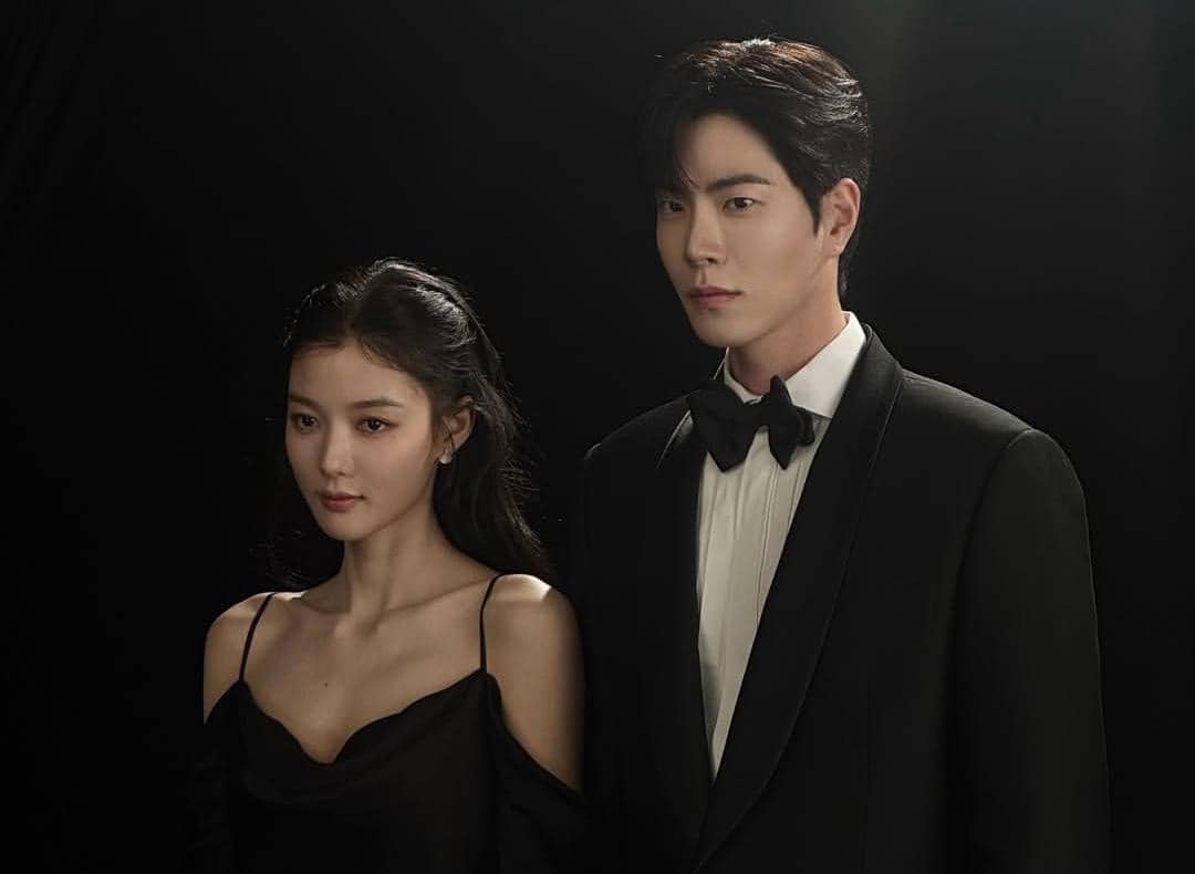 Kim Yoo Jung dan Hong Jong Hyun di drama Dear X