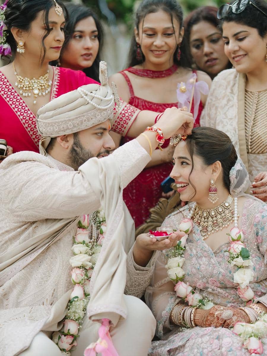 pernikahan adik Kartik Aaryan