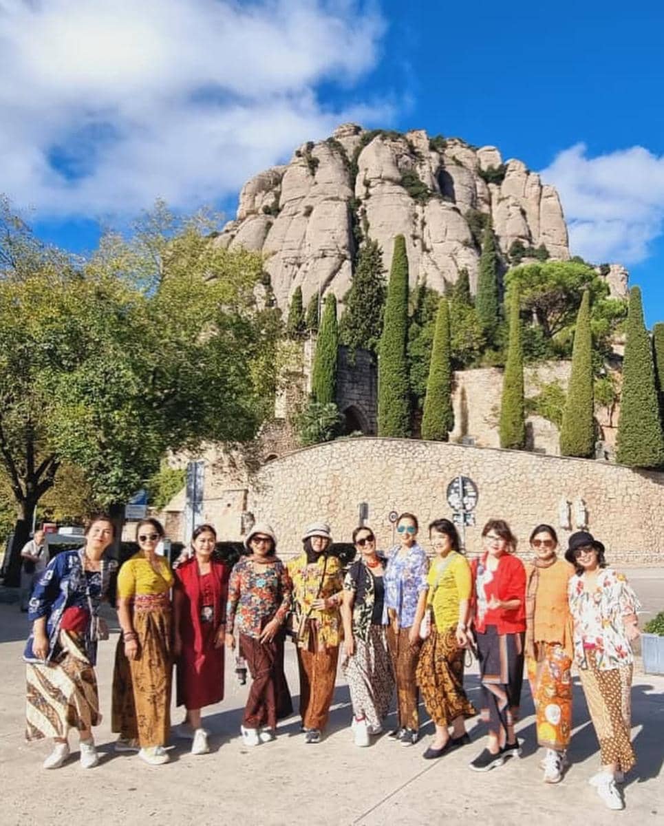 Ira Wibowo jalan-jalan di Gunung Montserrat