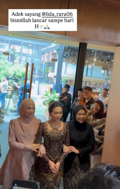 Artis di Lamaran Rara LIDA (instagram.com/lida_rara06)