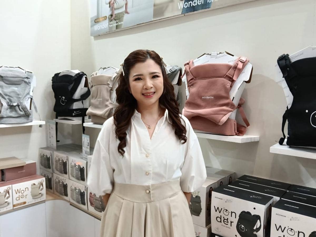 Talk show edukatif di JCC, Jakarta, tentang menyusui dengan narasumber dr. Dea Nurmaulidia, IBCLC dan mom influencer Stefani Gabriela