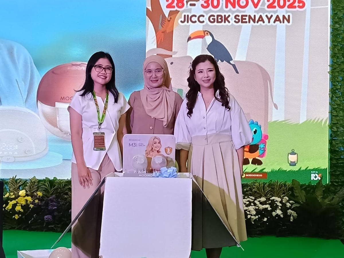 Talk show edukatif di JCC, Jakarta, tentang menyusui dengan narasumber dr. Dea Nurmaulidia, IBCLC dan mom influencer Stefani Gabriela