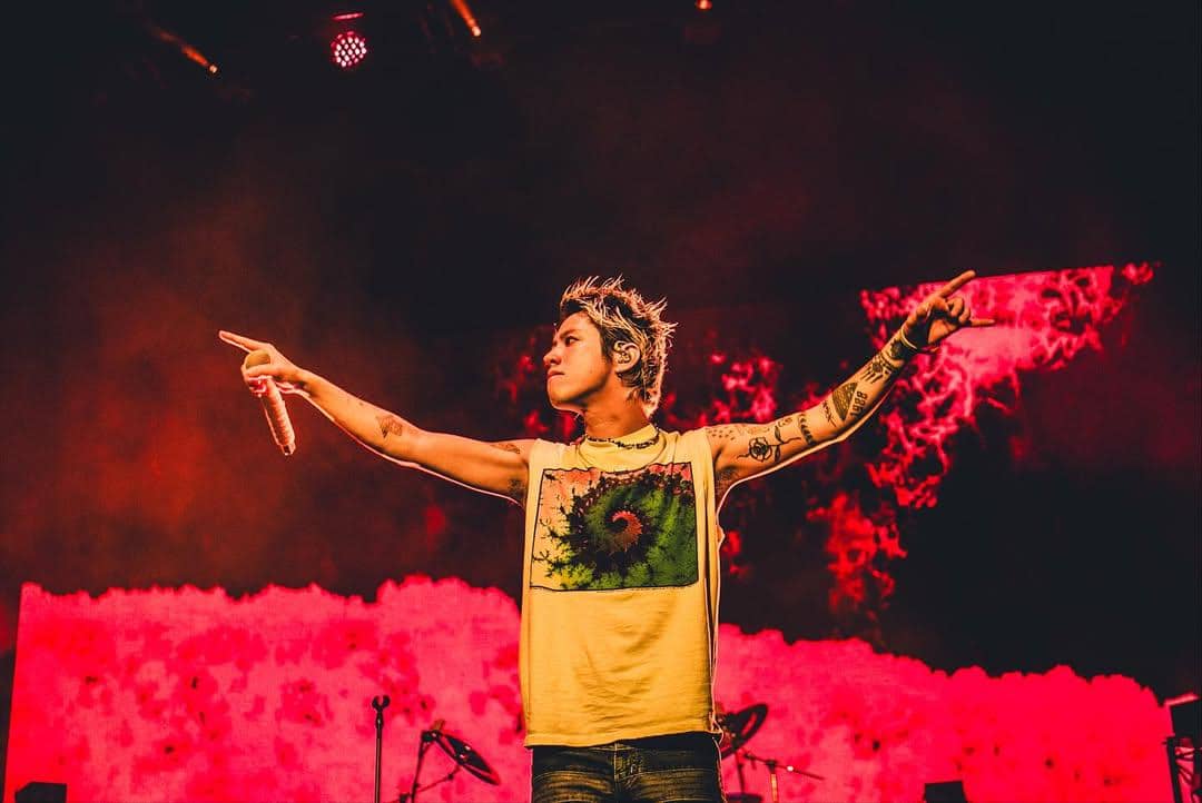 potret Taka di konser ONE OK ROCK