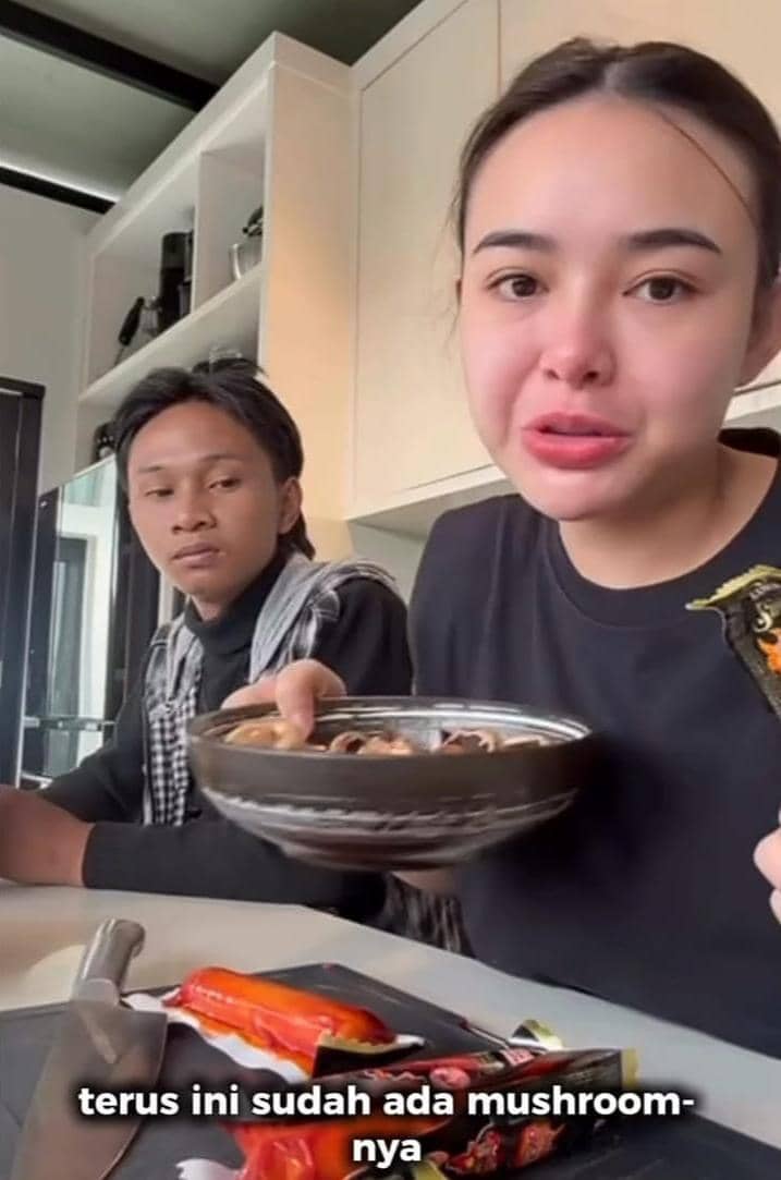 Amanda Manopo dan Fajar memasak