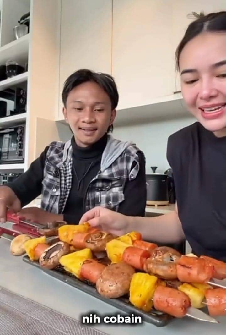 Amanda Manopo dan Fajar memasak