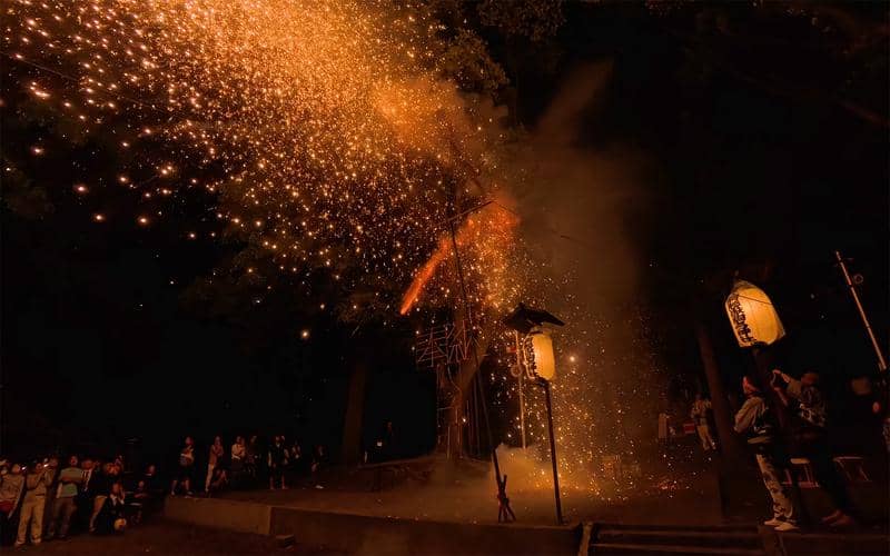 ilustrasi teknik memotret dalam kondisi minim cahaya