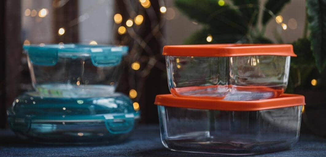 wadah kedap udara untuk menyimpan jengkol balado (freepik.com/KamranAydinov)