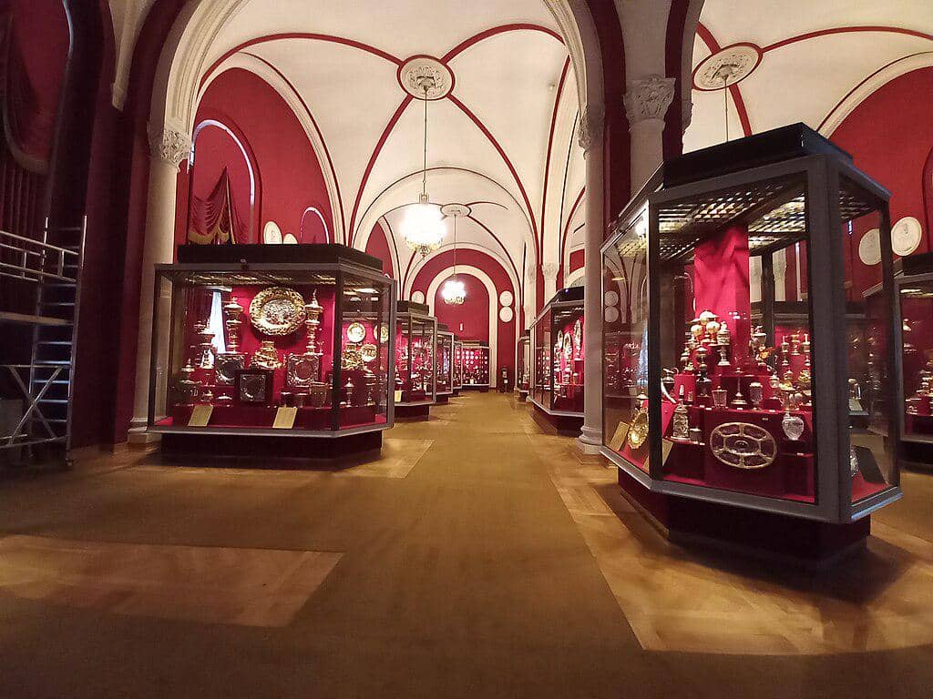 Museum Gudang Senjata Kremlin (Armoury Chamber) di kompleks Kremlin Moskow, Rusia