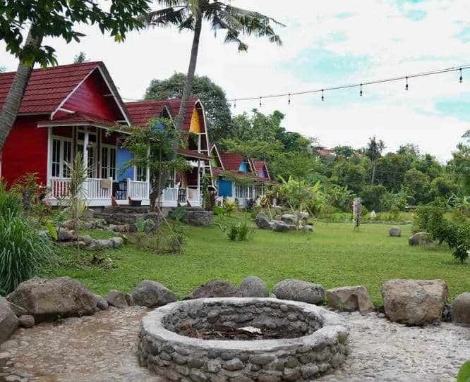 Suasana di Lembah Cinta 99 Glamping.