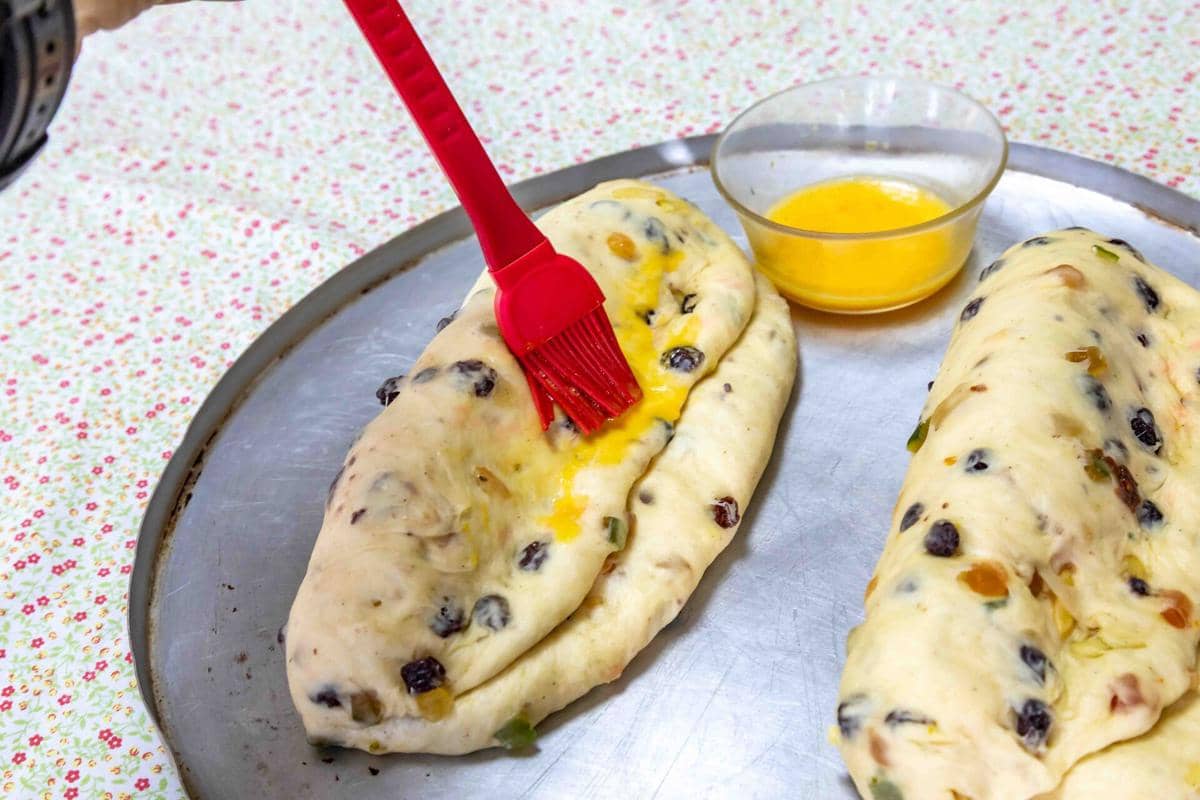 ilustrasi membuat pain aux raisins